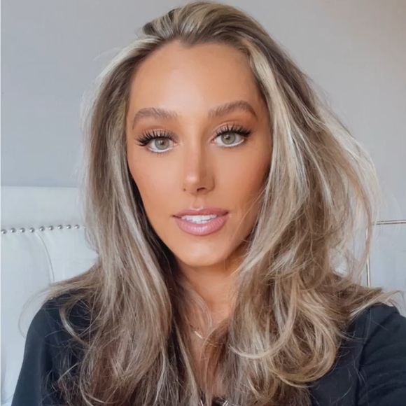 Meet your Posher, Alex - Picture 6 of 17